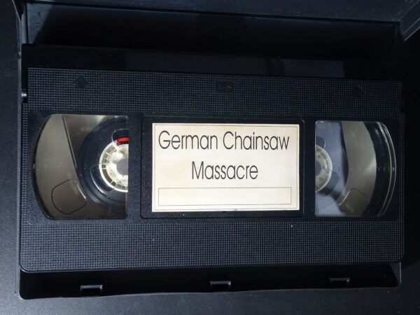 Das Deutsche Kettensagen Massaker (VHS) - Imagen 5